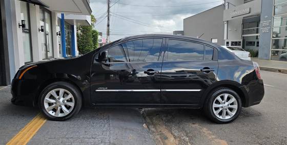 NISSAN SENTRA 2.0 UNIQUE 16V FLEX 4P AUTOMÁTICO